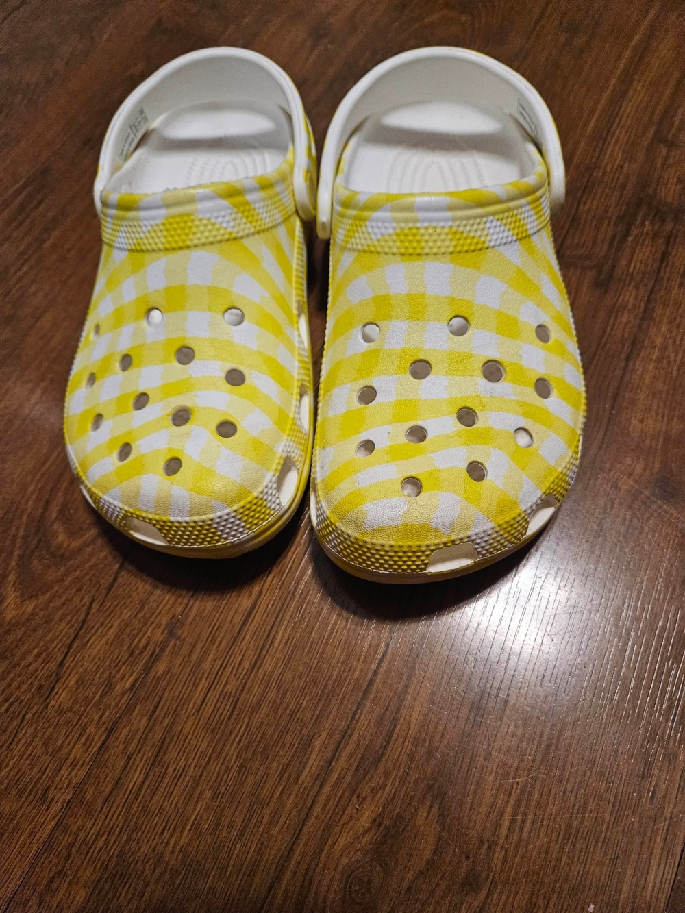 Croc Lot View 5